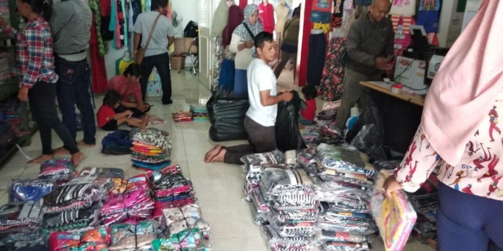 Obral Grosir Baju Murah Kulakan Surabaya Obral Baju Anak Murah Surabaya  